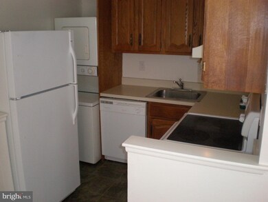 250 Tanglewood Ln unit B2, King of Prussia, PA 19406 - photo 2