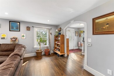 73 Knollwood Ave, Cranston, RI 02910 - photo 5