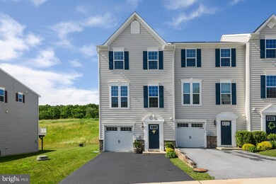 1824 Honeysuckle Ct, Downingtown, PA 19335 - photo 2