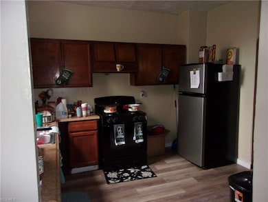 1869 E 30th St, Lorain, OH 44055 - photo 5