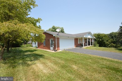 2026 Virts Ln, Jefferson, MD 21755 - photo 2