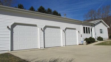 2555 Hamburg Rd.5.jpg