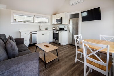 618ShoreRd#13-01-w