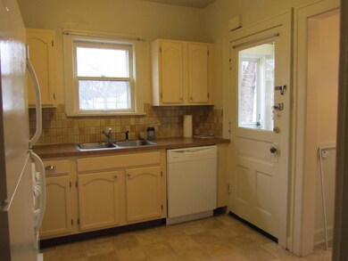 Kitchen/backdoor