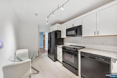 2 Claridge Dr unit 1GE, Verona, NJ 07044 - photo 5