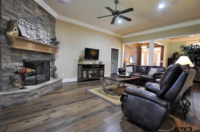 4226 4226 Stonebrook Ln, Tyler, TX 75707 - photo 3