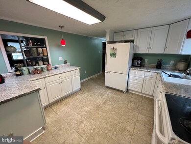 30 Foggy Bottom, Berkeley Springs, WV 25411 - photo 3