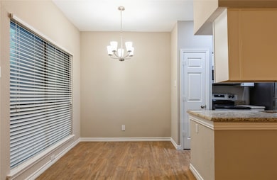 5750 Phoenix Dr unit 27, Dallas, TX 75231 - photo 4
