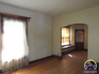 1725 SW 3rd St, Topeka, KS 66606 - photo 7