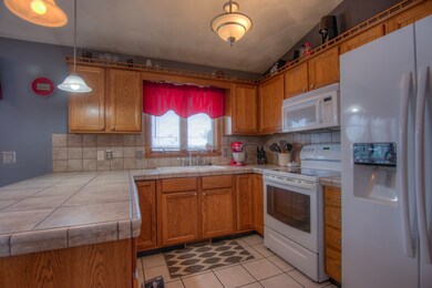 3229 Aurora Ln, Janesville, WI 53548 - photo 6