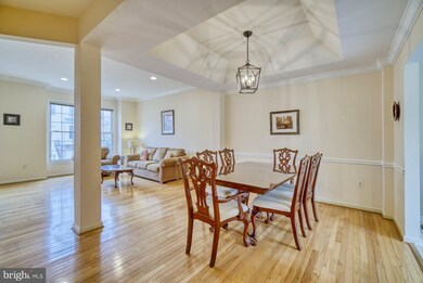 3114 Sutherland Hill Ct, Fairfax, VA 22031 - photo 7