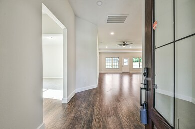 7213 S Hall St, Houston, TX 77028 - photo 4
