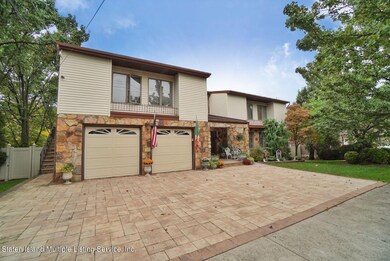 496 Maguire Ave, Staten Island, NY 10309 - photo 3