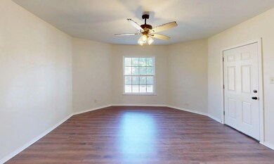 224 W Hull St unit B, Denison, TX 75020 - photo 4