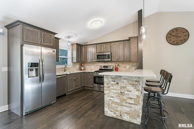 3804 W 13th St, Davenport, IA 52804 - photo 4