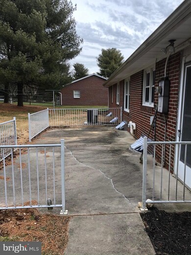 13606 Paradise Church Rd, Hagerstown, MD 21742 - photo 3