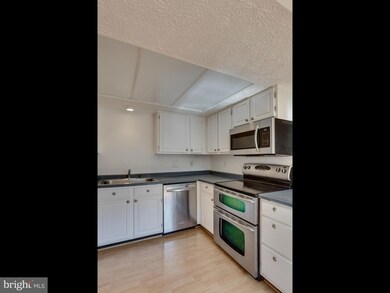 13344 Burkitts Rd, Fairfax, VA 22033 - photo 4