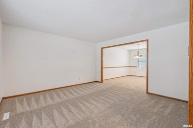 4406 Regency Place, Davenport, IA 52806 - photo 4