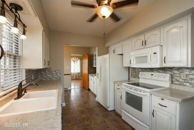 2420 E 29th St, Des Moines, IA 50317 - photo 3