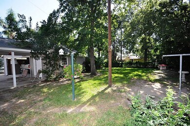 1611 Saxon Dr, Houston, TX 77018 - photo 2