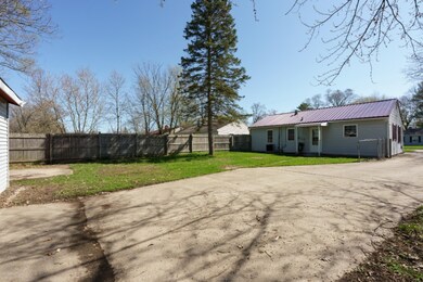 Broadway_Blvd_185_BattleCreek_49037-29