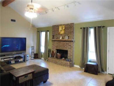 Den/Family/Great Room. Spacious, Open Natural Ligh