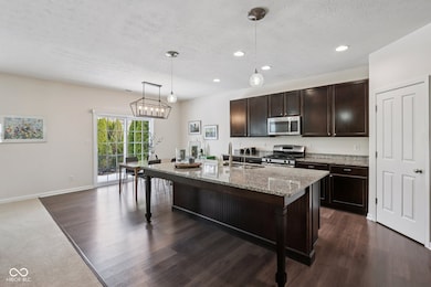 11900 Avedon Way, Zionsville, IN 46077 - photo 4