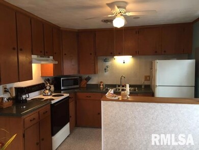 2004 W 75th Place, Davenport, IA 52806 - photo 5