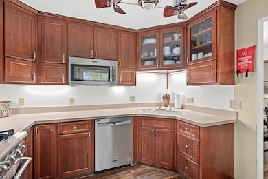 5233 Heritage Hills Dr, Minneapolis-8.jpg