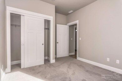 63825 Wellington St, Bend, OR 97701 - photo 4