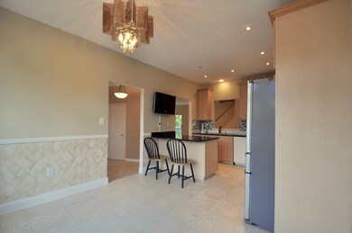 Eat-in Kitchen