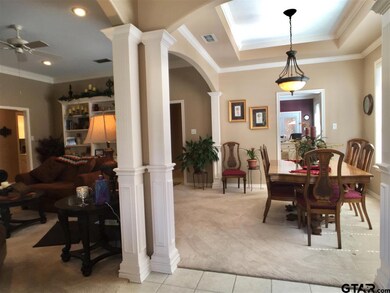 1129 1129 Garden Park Cir, Tyler, TX 75703 - photo 2