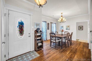 Entry/Formal Dining