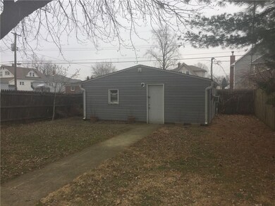 237 S 6th Ave, Beech Grove, IN 46107 - photo 3
