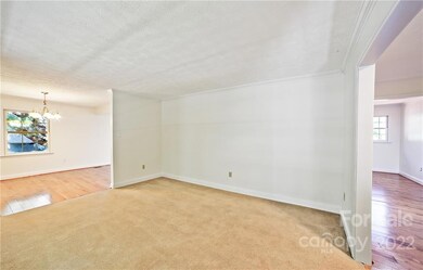 8 Braddock Way, Asheville, NC 28803 - photo 5