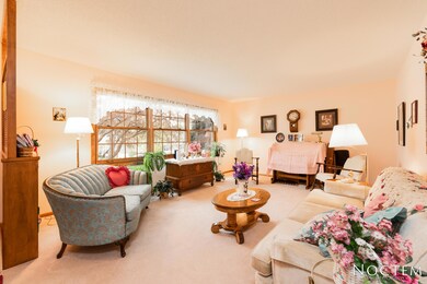 1238 E Coulee Rd-13
