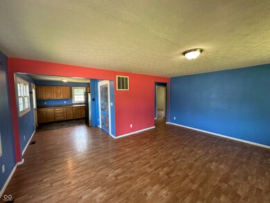 2133 10th St, Columbus, IN 47201 - photo 5