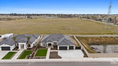 16727 Brookview Ct, Bakersfield, CA 93314 - photo 6