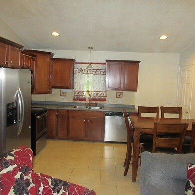 21 Jardine St, Springfield, MA 01107 - photo 7