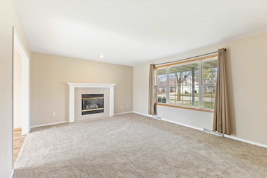 W5445 Colin St, Appleton, WI 54915 - photo 4