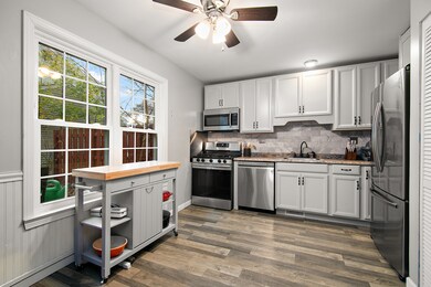 29W477 Blackthorn Ln, Warrenville, IL 60555 - photo 6