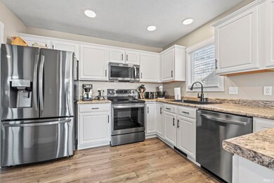 5446 Bear Creek Pass, Auburn, IN 46706 - photo 7