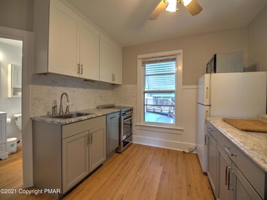 707 Scott St unit 2 (Second Floor), Stroudsburg, PA 18360 - photo 5