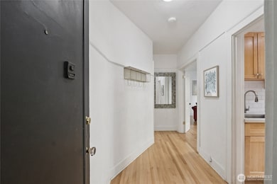 905 NE 43rd St unit 108, Seattle, WA 98105 - photo 6