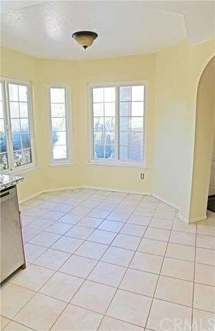Separate Daily Dining Area in Kitchen