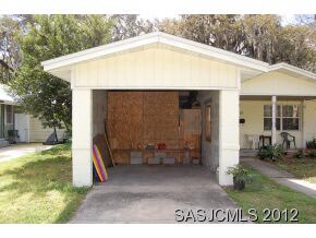 Garage / Carport