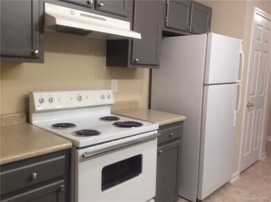 Kitchen Pic 3