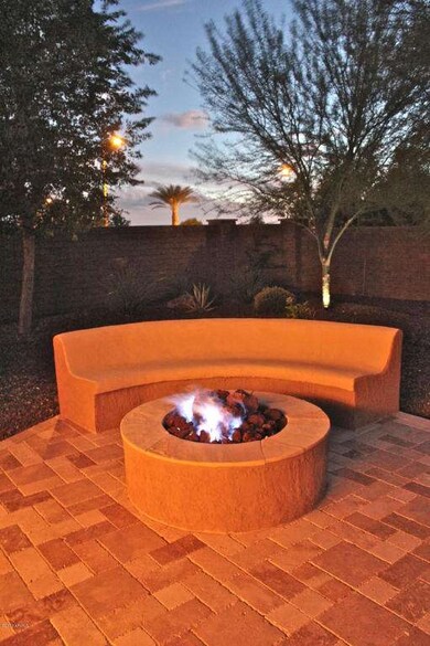Fire Pit w/Banco Seating