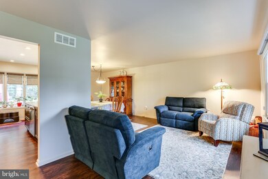 6209 Frontier Ct, Sykesville, MD 21784 - photo 4