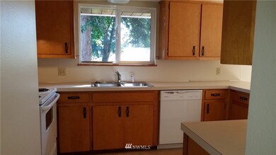 306 105th St SW, Everett, WA 98204 - photo 3